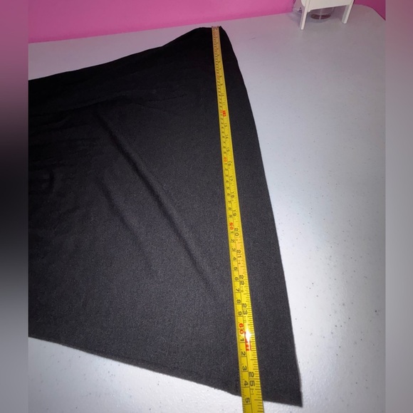 Elle Elegant Black Midi Dress - Picture 10 of 11